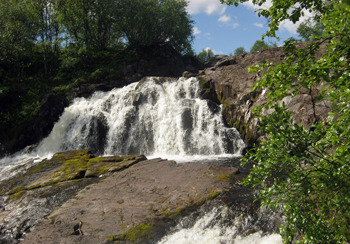 Водопад на реке Лавна